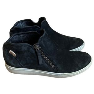 Ecco Soft 7 Low Booties Sneakers Black Suede Leather Shoes Women’s Size 6
